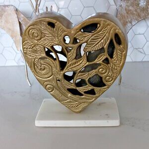 NEW! EXQUISITE BOHO MARBLE BASE METAL HEART DECOR
